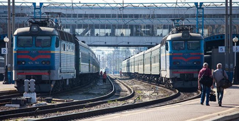 Укрзалізниця відновила роботу двох залізничних станцій на Рівненщині 